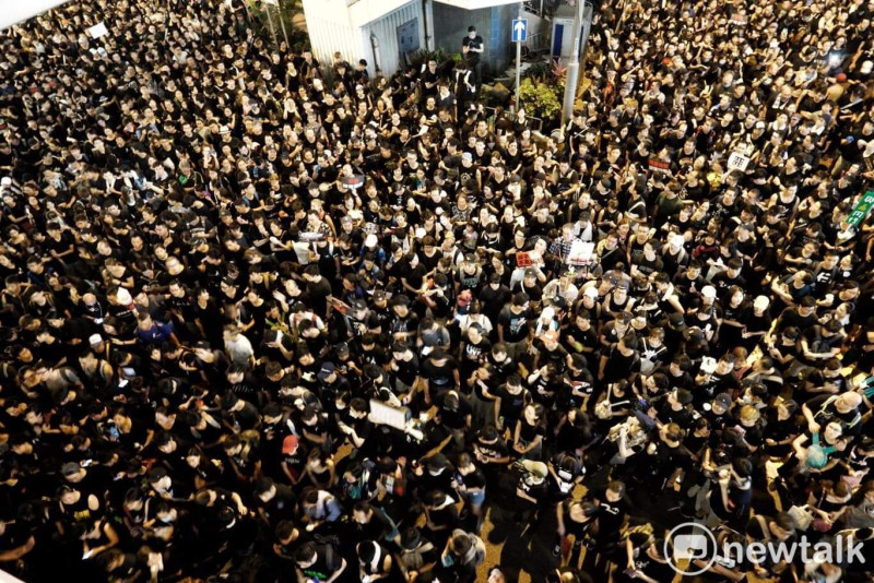 香港「反送中」團體今（19）日聯合舉行記者會，表示政府若在20日下午5點前未回應人民4大訴求，抗爭行動將在21日上午7點升級。   圖：張良一/攝