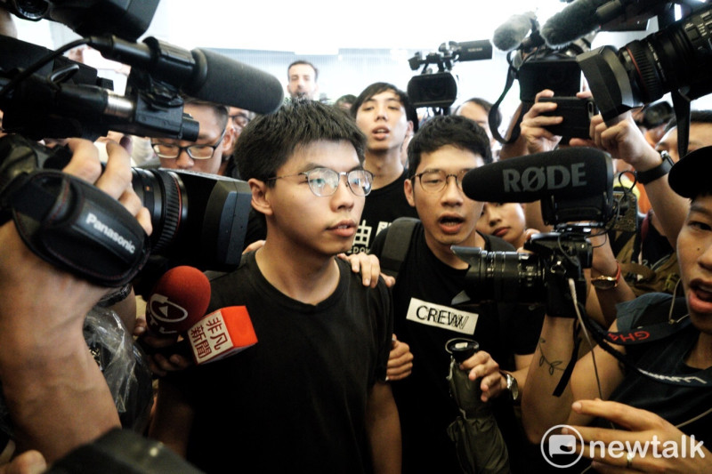 針對媒體工作者鐘聖雄爆料，有5名反送中抗爭者偷渡來台被捕，香港眾志秘書長黃之鋒呼籲，不轉發、不回應、不留言任何牽涉港人逃亡過程與細節的資訊。   圖：張良一／攝（資料照片）