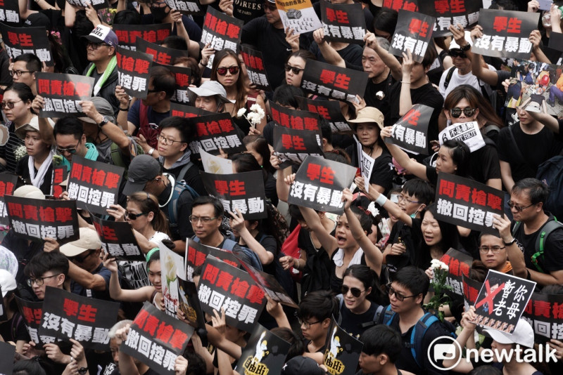 香港民間與大專學界已向林鄭月娥發出最後通牒，要求回應4大訴求，包括撤回修法、收回612暴動定性、撤銷被捕市民檢控、追究警察濫用暴力。   圖：張良一 / 攝（資料照片）