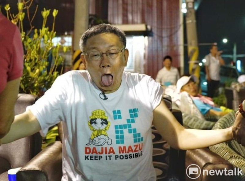 台北市長柯文哲之前跟大甲媽祖進香，被按摩時露出疼痛表情。   圖：張良一／攝（資料照片）