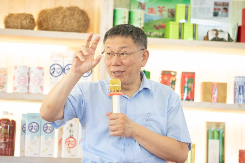 台北市長柯文哲今日赴花東參訪。   圖：柯粉俱樂部 / 提供