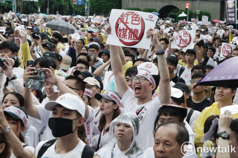 來自中國的假訊息在台灣的社群媒體氾濫流傳，逐漸瓦解社會團結。   圖：張良一 / 攝（資料照片）