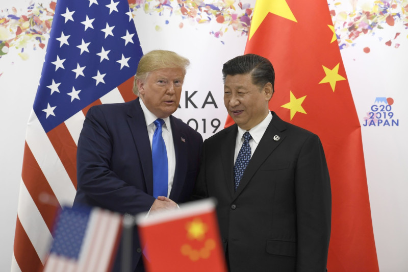 美國總統川普（左）日前表示「總得有人來對付中國，沒有人做，我正在做這件事。」達志影像/美聯社（資料照片）美國總統川普（左）日前表示「總得有人來對付中國，沒有人做，我正在做這件事。」達志影像/美聯社（資料照片）
