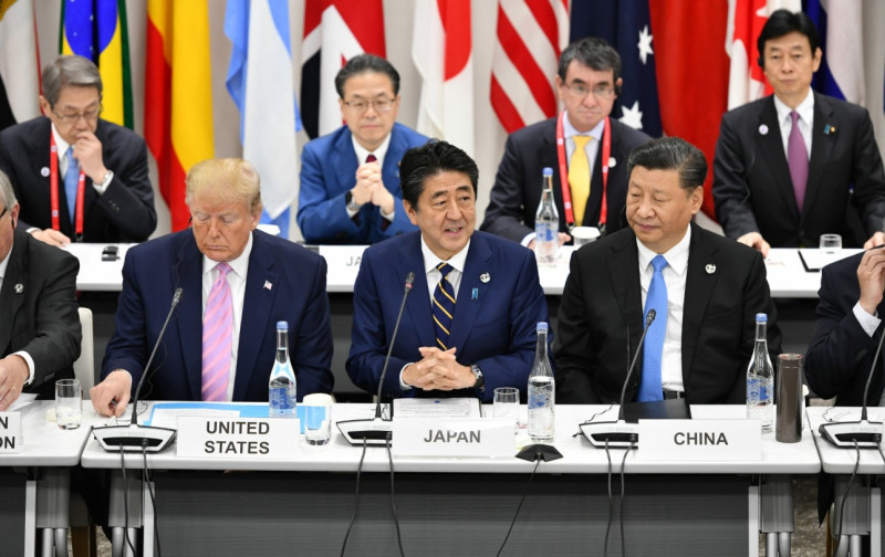 G20峰會在日本大阪舉行，日本首相安倍晉三、美國總統川普以及中國領導人習近平聚於一堂。   圖/G20 Japan官方推特