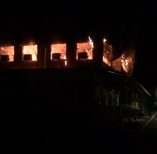新北市石碇區南勢坑的台北靈糧堂石碇禱告園半夜發生火警，造成2死3傷。   圖/新北市消防局提供