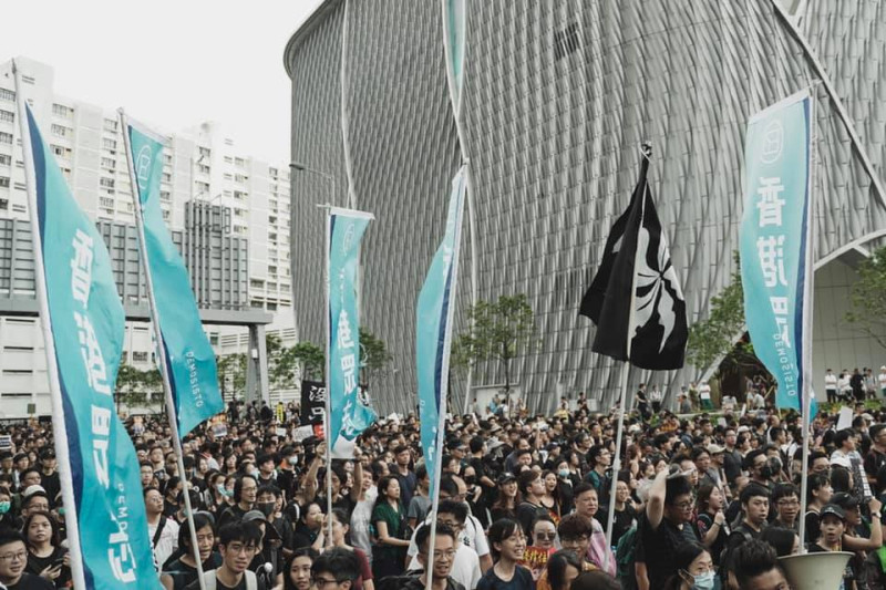 香港民眾今（7）日再度發起大遊行，起點為「尖沙咀梳士巴利花園」，行經九龍公園徑、廣東道、柯士甸道，以高鐵西九龍站為終點。   圖：翻攝自香港眾志/臉書