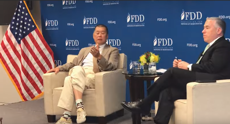 香港壹傳媒創辦人黎智英(左)在美國智庫談論香港局勢。   圖：翻攝Youtube