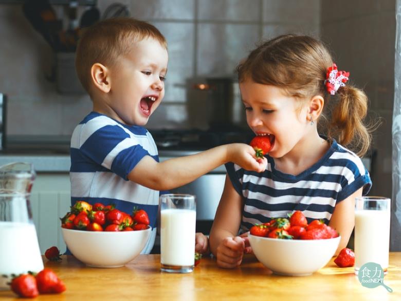草莓、藍莓健康的秘密，讓營養師告訴你！   圖：《食力》提供