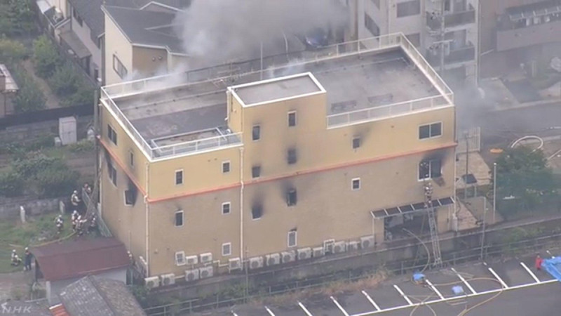 知名日本動畫製作公司「京都動畫」（Kyoto Animation）今（18）日發生縱火案，截至晚間10時30分左右，已知至少有33人死亡、35人受傷送醫。   圖：翻攝自 Meiyaku_ 推特