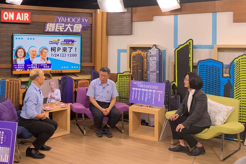 台北市長柯文哲日前接受Yahoo TV《鄉民大會》專訪。   圖：翻攝Yahoo TV網路節目畫面