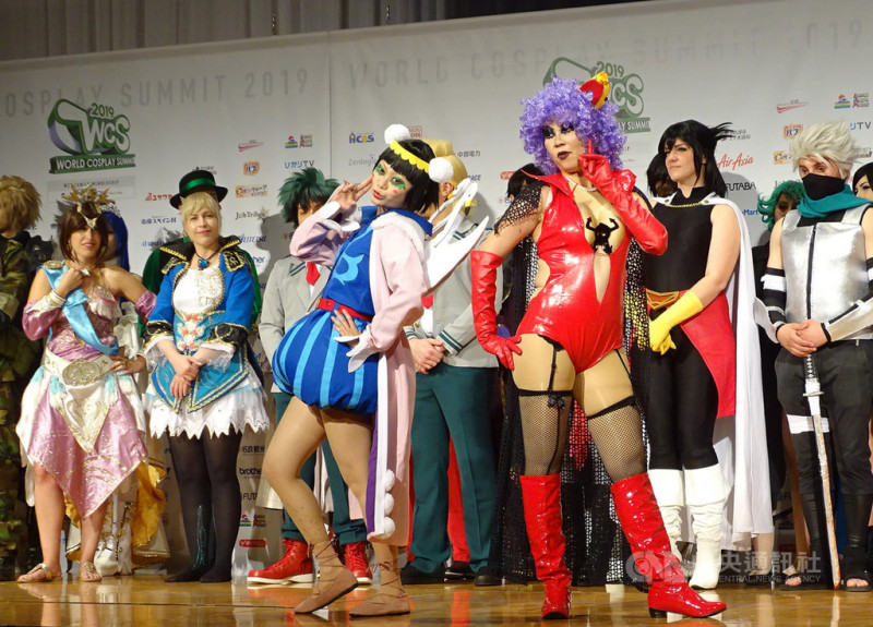 世界COSPLAY高峰會（WCS）2019於26日在東京舉行開幕式，本屆有來自台灣、日本等約40國共80人參賽，台灣布袋戲角色扮演將首度登上WCS參賽。   圖/中央社