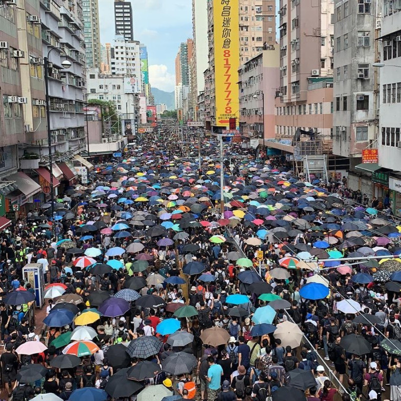 圖為香港727「光復元朗」行動，民眾自發「行街」，擠爆元朗主要街道。   圖：翻攝范國威 Gary Fan臉書
