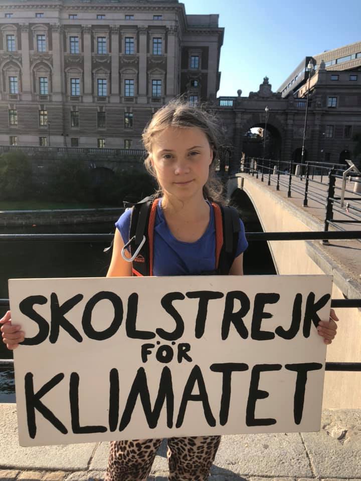 16歲瑞典少女桑柏格發起周五罷課活動，希望引起國會關注氣候變遷的問題，如今影響擴及全球。   圖：翻攝自桑柏格臉書