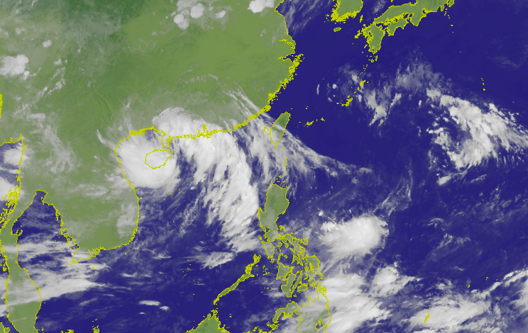 昨（7月31日）天正式被命名第7號颱風「薇帕」，雖然未接近台灣，但受到外圍環流影響，今（1）日台灣附近會有較多水氣。   圖：截自中央氣象局