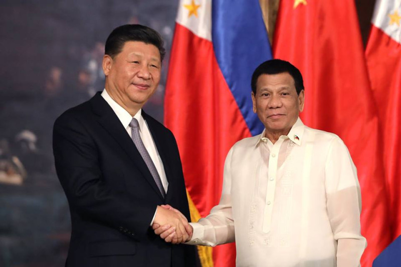 菲律賓總統杜特地預定8月底第5度造訪中國，將與習近平舉行閉門會談。圖為2人去年出席博鰲亞洲論壇年會。   圖：翻攝Rodrigo Duterte臉書