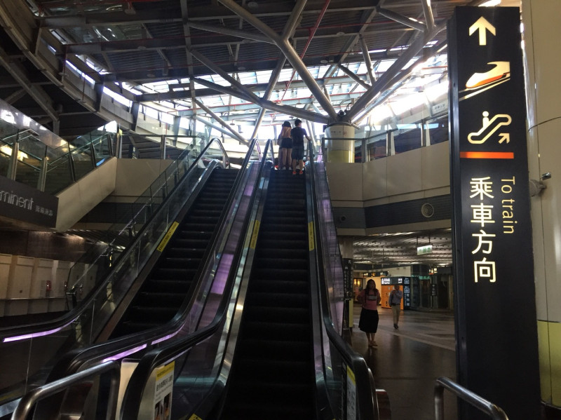 利奇馬颱風影響逐漸趨緩，台灣高鐵公司今（9）日表示，提前恢復南港到左營全線營運服務   圖：閻芝霖/攝