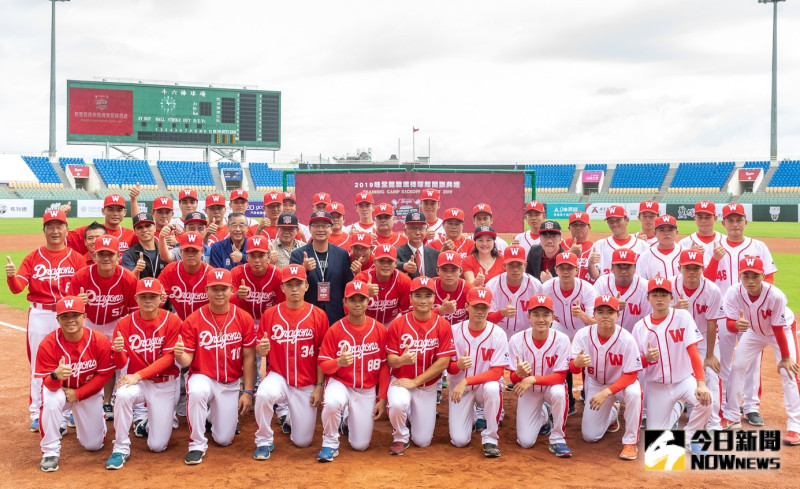中華職棒傳統勁旅味全龍隊重返棒球圈，17日於斗六棒球場正式開訓。   圖：NOWnews提供。