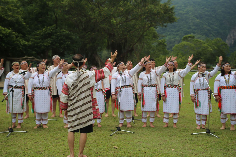 太魯閣族人們獻上人聲歌謠，展露獨特的文化丰采。   圖：翻攝自太魯閣國家公園官網
