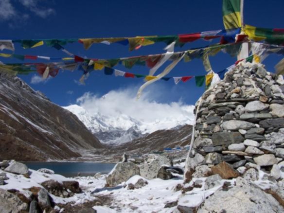 尼泊爾境內聖母峰每年吸引超過5萬遊客造訪，昆布地區環境壓力日益趨大。   圖：翻攝自維基導遊