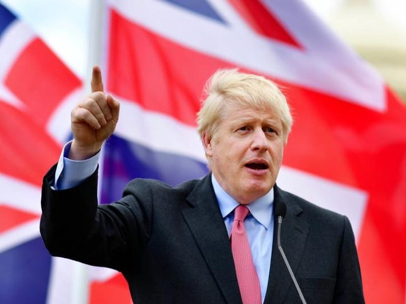 英國首相強生23日表示，英國脫歐後，他會將英國打造成一個國際化、外向型且自信的國家。   （圖取自facebook.com/borisjohnson）