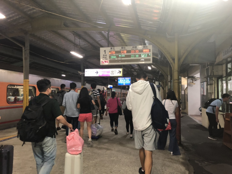 颱風米塔逼近，台鐵今部分列車停駛   圖：閻芝霖/提供