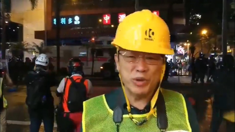 環球時報總編胡錫進昨日前往香港反送中現場，親自連線播報。   圖：翻攝自胡錫進推特 