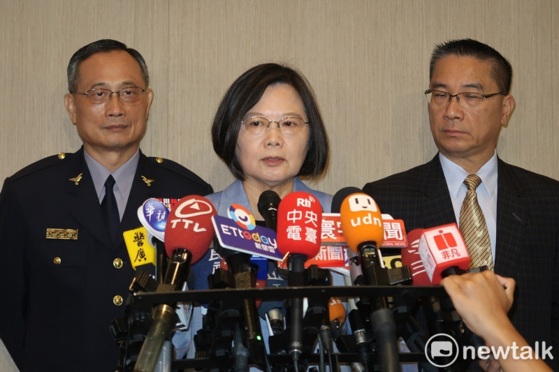 警政署長陳家欽、總統蔡英文、內政部長徐國勇。（由左至右）   圖：林朝億/攝