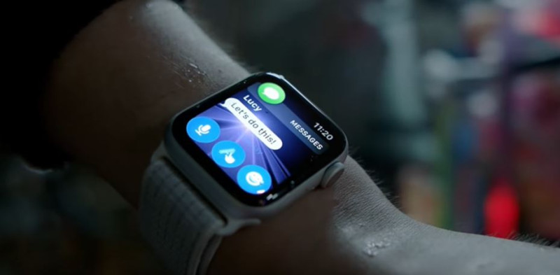 三星與蘋果新一代智慧錶傳將導入血糖測量功能，圖為Apple Watch示意圖。   圖：翻攝自Apple Youtube