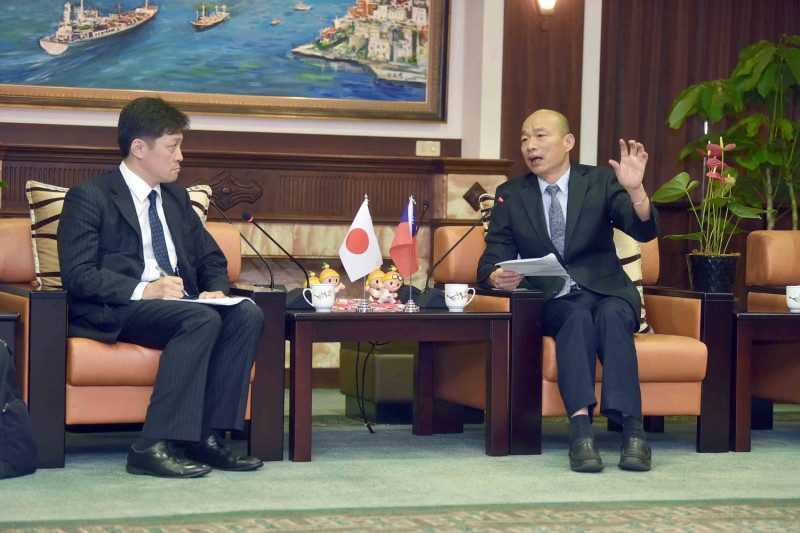 高雄市長韓國瑜（右）會見日賓時又失言了。   圖：高雄市政府／提供