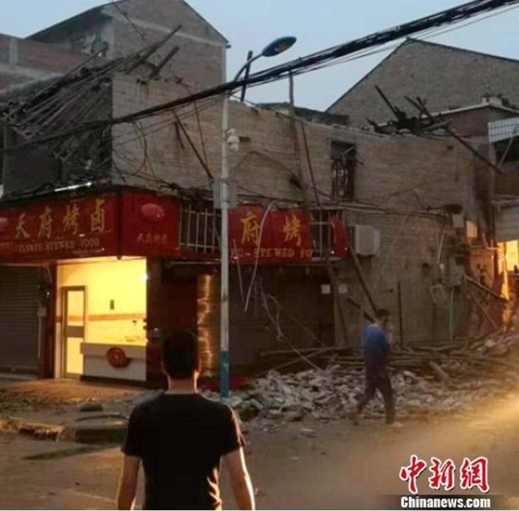 四川省內江市市中區全安鎮房屋倒塌。   圖/中新社