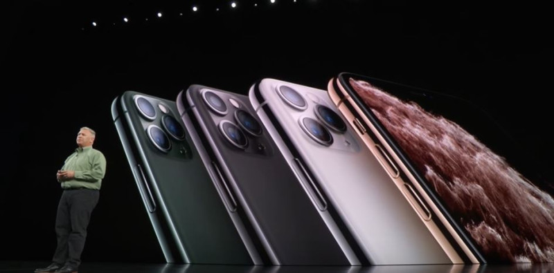 iPhone11 Pro系列，有暗夜綠、銀色、太空灰及金色共4款配色可選擇。