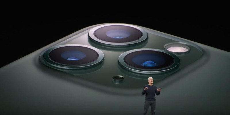 近期南韓媒體報導指出，蘋果2020年將推出3款全搭載OLED螢幕的iPhone，且OLED面板訂將全由南韓大廠獨家供應。   圖：翻攝自Apple官方／YouTube