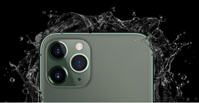 蘋果新機iPhone 11系列今天正式開賣，熱門旗艦機Pro系列的新配色夜幕綠恐面臨缺貨。   圖：翻攝自Apple官網