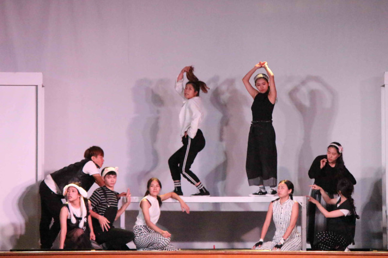 教育部主辦的反毒樂舞劇《光》，由經過海選選角的臺藝大學生精湛演出。   圖：竹林中學提供
