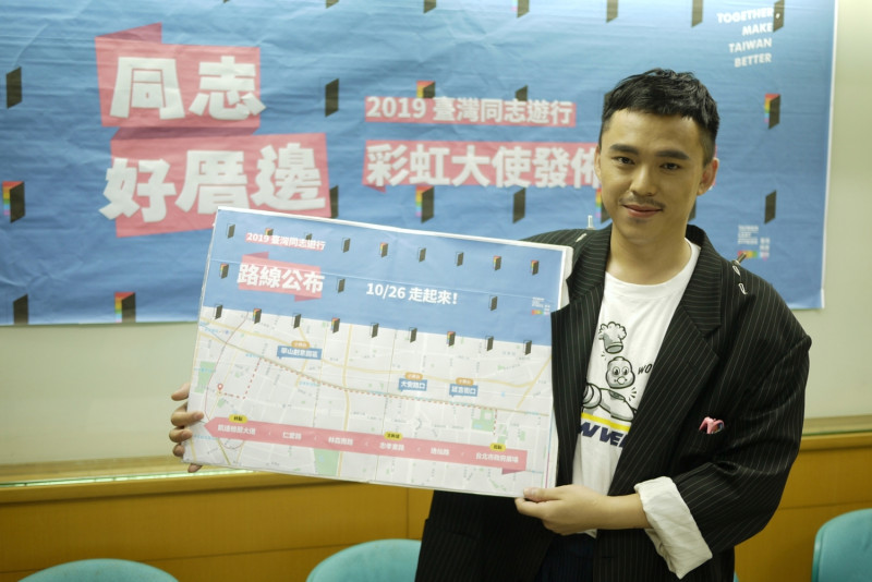 今年適逢台灣「同婚元年」，主辦單位特別請到出櫃的創作歌手HUSH擔任本屆同志遊行的彩虹大使，希望用正面的態度和經驗鼓勵同志社群。   圖：台灣同志諮詢熱線協會提供