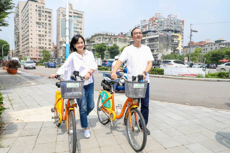 國民黨不分區立委柯志恩空降板橋,朱立倫等大咖都來幫忙。 圖:柯志恩競選辦公室提供