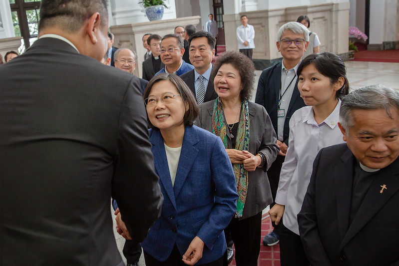 蔡英文總統今（14）日上午接見「台灣基督長老教會總會教會與社會委員會」成員。   圖：總統府提供