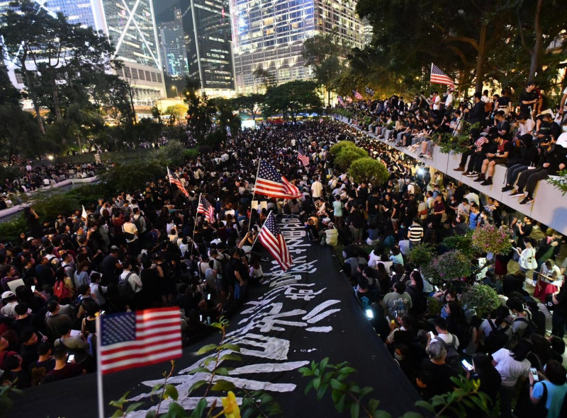 中環遮打花園舉行「香港人權法造勢大會」。/圖：翻攝星島日報