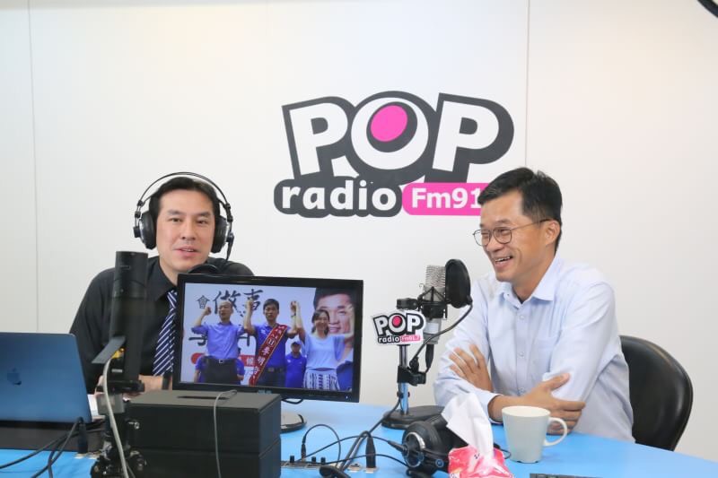 資深媒體人黃暐瀚（左）與現任雲林縣議員李明哲（右）。   POP radio提供