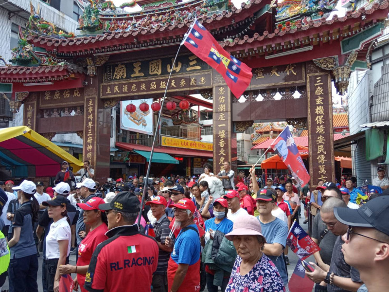 韓粉擠爆潮州三山國王廟廣場。   圖  :  孫家銘／攝