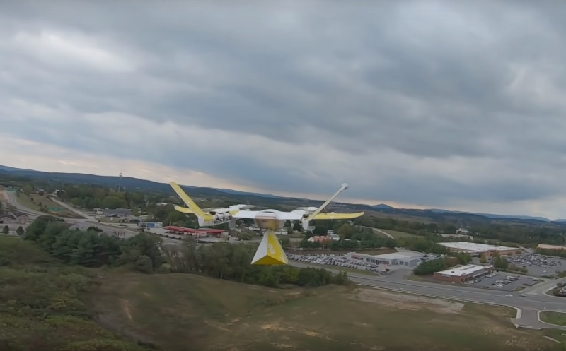 Wing發出聲明說，昨天下午已在克利斯汀堡用無人機送出第一趟貨，「為在全國使用最先進無人機送貨鋪路」。   圖/翻攝自Youtube