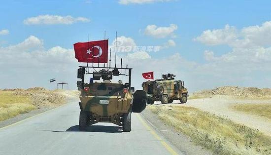 土耳其強烈否認土軍鎖定庫德族平民或使用化武的指控。   圖 : 翻攝自sinanews.com