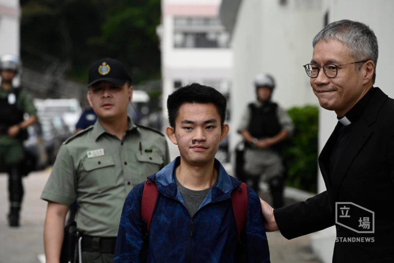 陳同佳今（23）日早上在香港「另案」服刑期滿出獄。   圖：翻攝自立場新聞