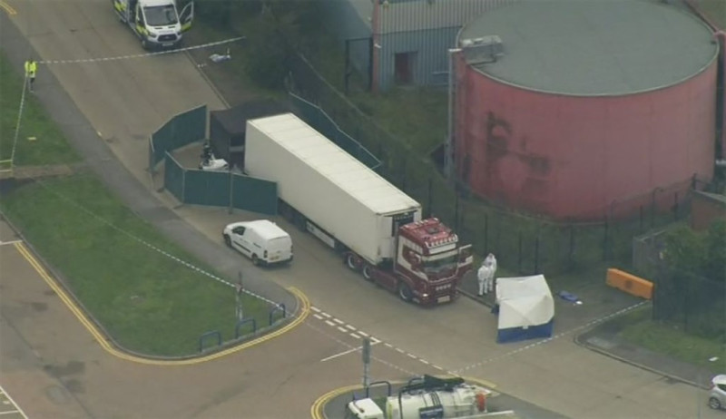英格蘭東南部艾塞克斯工業區一輛貨櫃車內發現39具遺體，據瞭解全屬中國籍人士。   圖：中央社／提供