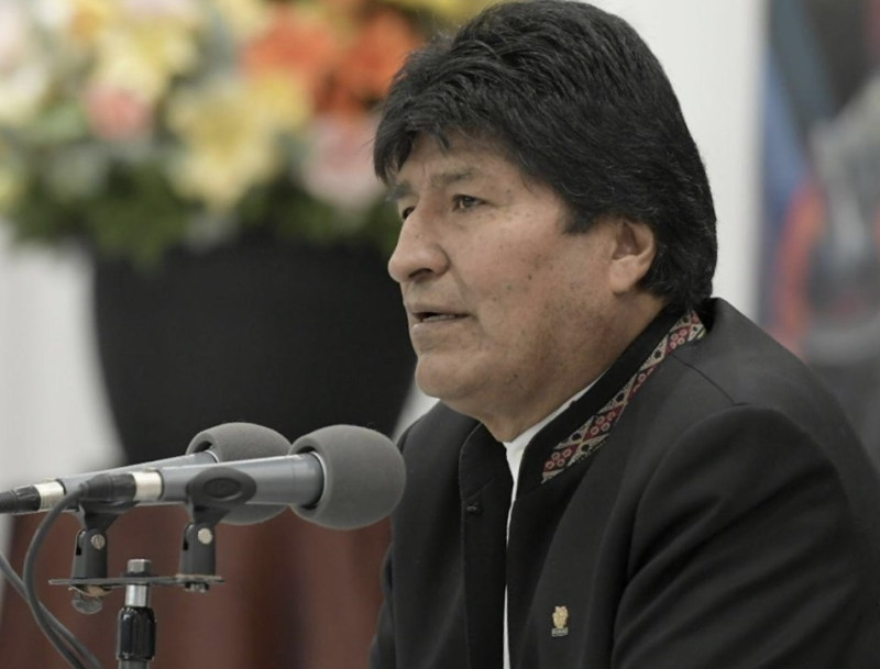 玻利維亞總統莫拉萊斯在大選中小勝對手，引發全國民眾23日大罷工，他批右派人士發動政變。   圖：翻攝Evo Morales臉書