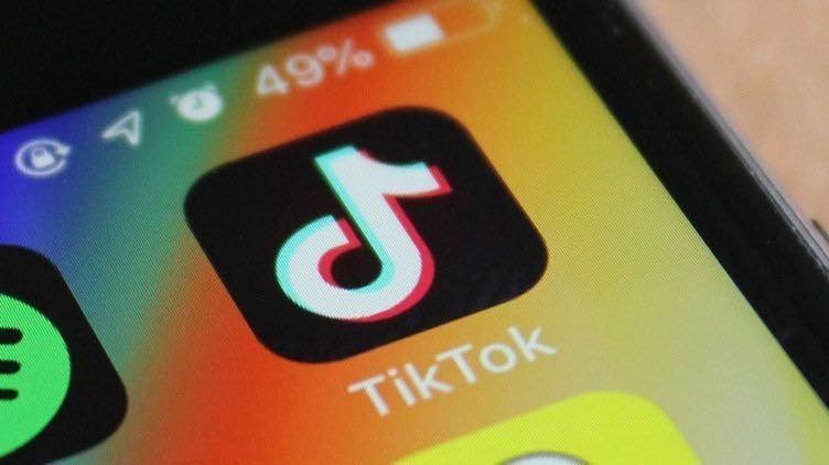 美國海軍以TikTok「威脅國家網路安全」為由，禁止軍方人員在政府提供的裝置上安裝TikTok。   圖：翻攝自抖音新世界臉書