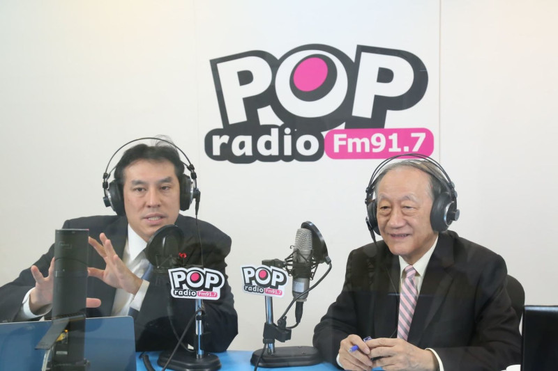 新黨主席郁慕明接受電台專訪。   圖：《POP撞新聞》/提供