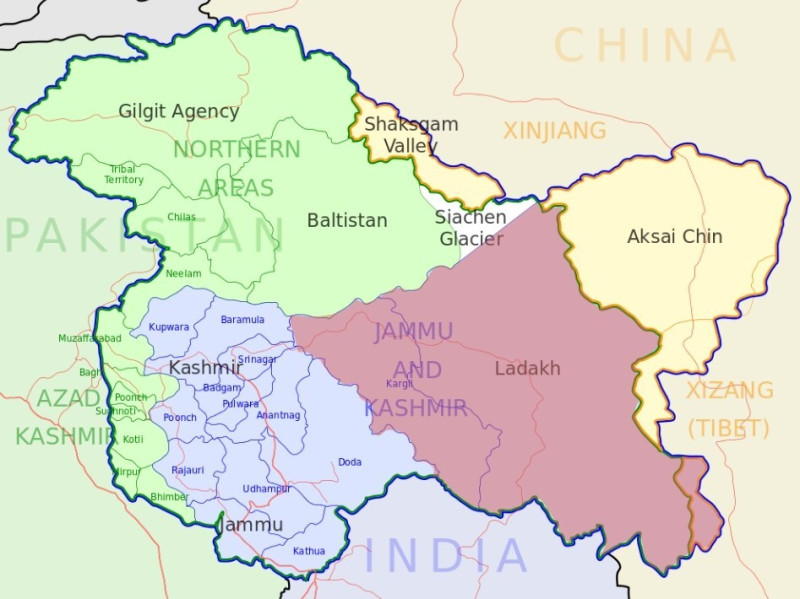 印度克什米爾地區31日正式被劃分成查摩與克什米爾（淺藍色區域）與拉達克（暗紅色區域）2個中央直轄區。   圖：取自維基百科／Saravask，CC BY-SA 3.0