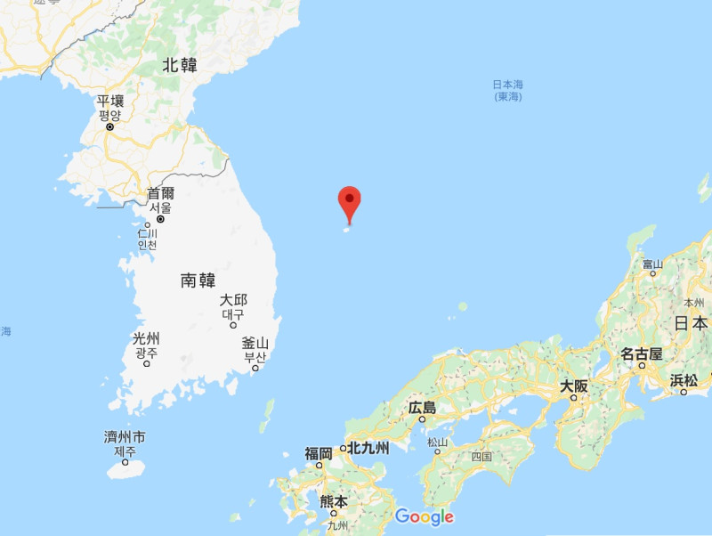 南韓消防局官員今天表示，消防局一架載著7人的直升機昨晚墜毀於獨島外海。   圖：翻攝Google Map