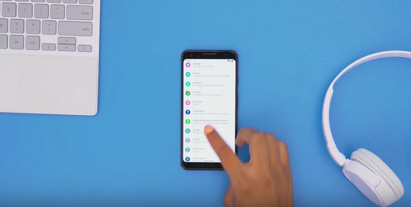 Google日前公布3大Android手機自保秘訣，盼提升用戶系統的資安保護。   圖：翻攝自Google官方YouTube